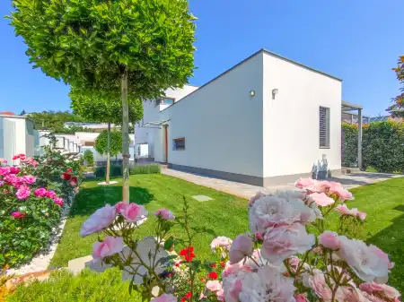 Eladó családi ház, Csömör 6 szoba 270 m² 349 M Ft
