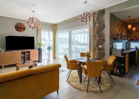 Eladó családi ház, Csömör 6 szoba 270 m² 379 M Ft